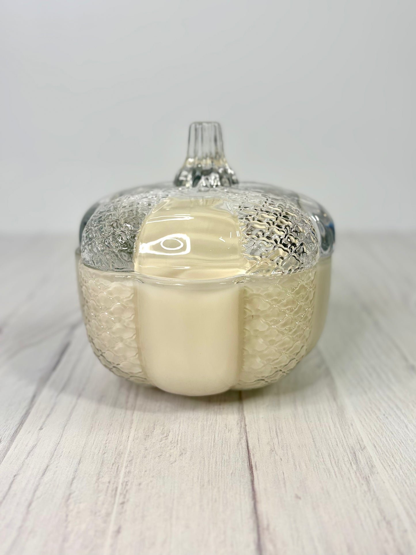 THE SIGNATURE PUMPKIN CANDLE | 8 OZ