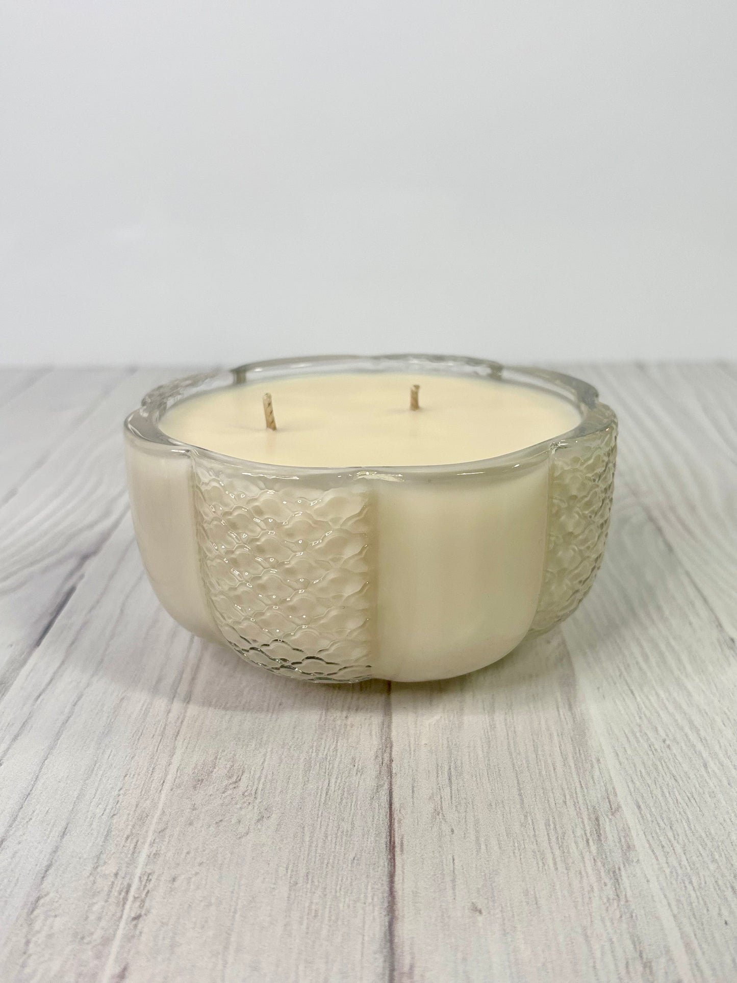 THE SIGNATURE PUMPKIN CANDLE | 8 OZ
